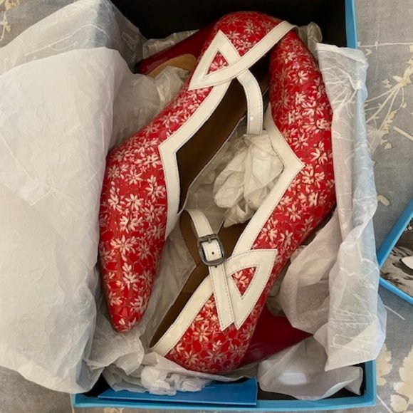 John Fluevog Twist Tango Mary Jane Heel - Picture 2 of 6